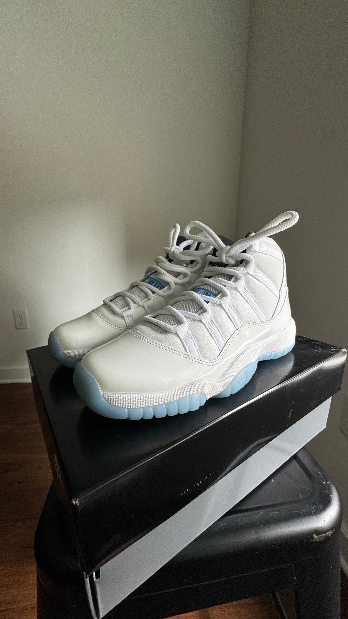 AJ 11’S Legend Blue