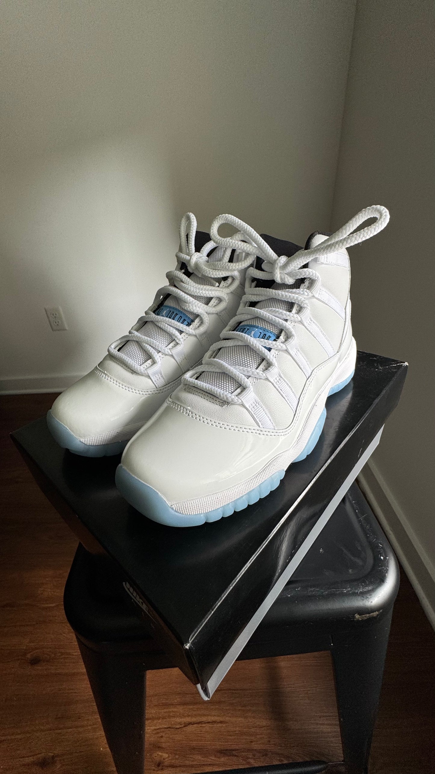 AJ 11’S Legend Blue