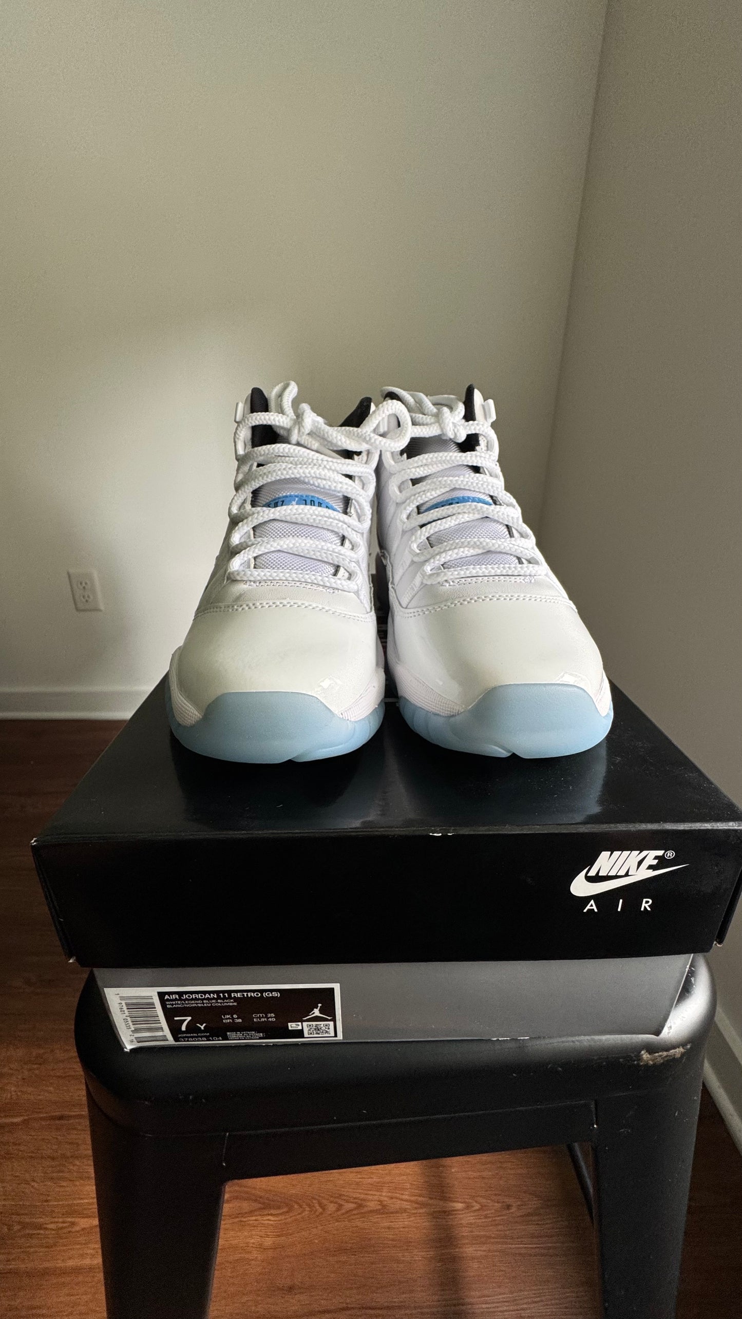 AJ 11’S Legend Blue