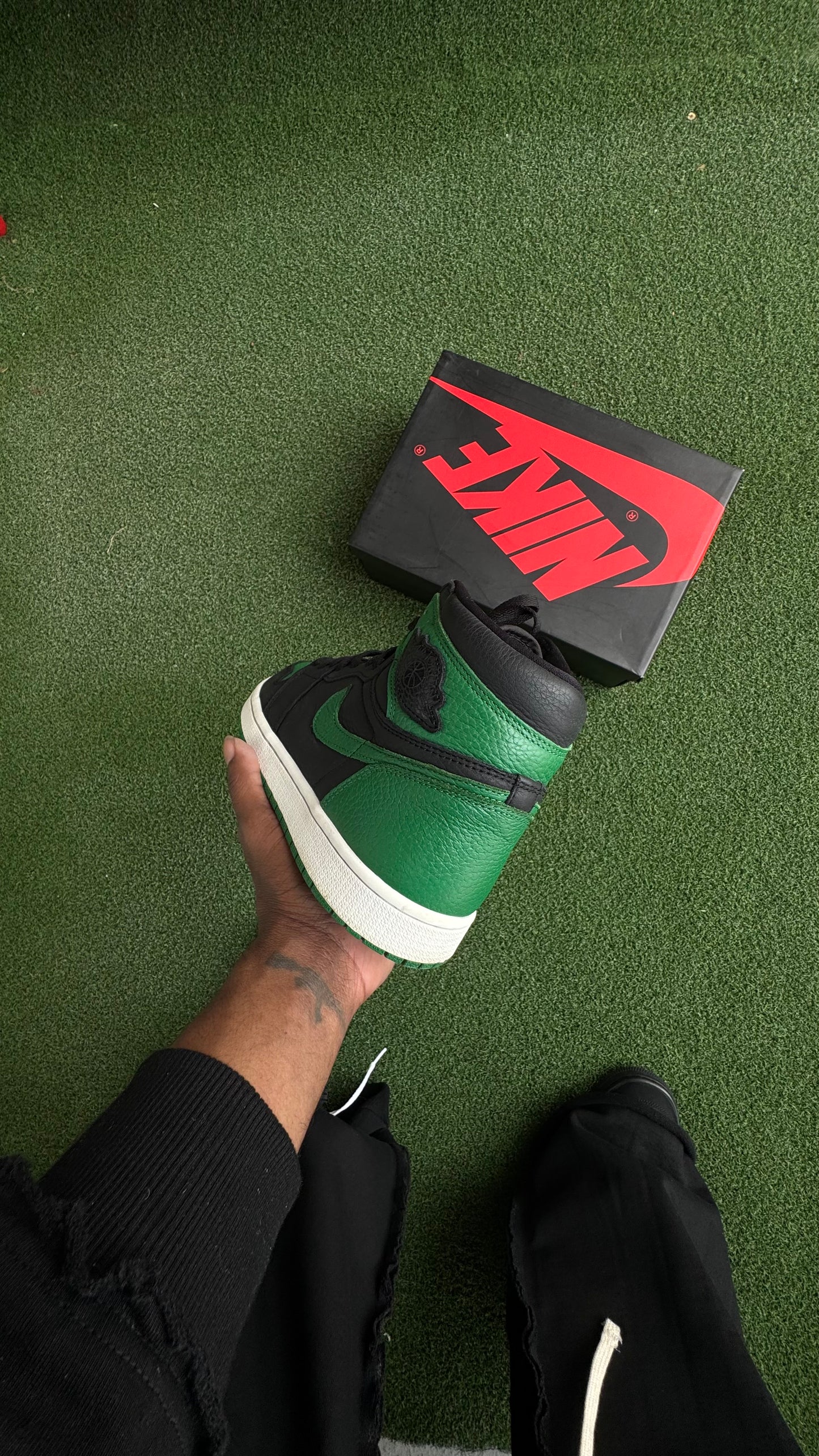9.5 AJ 1'S PIN GREEN