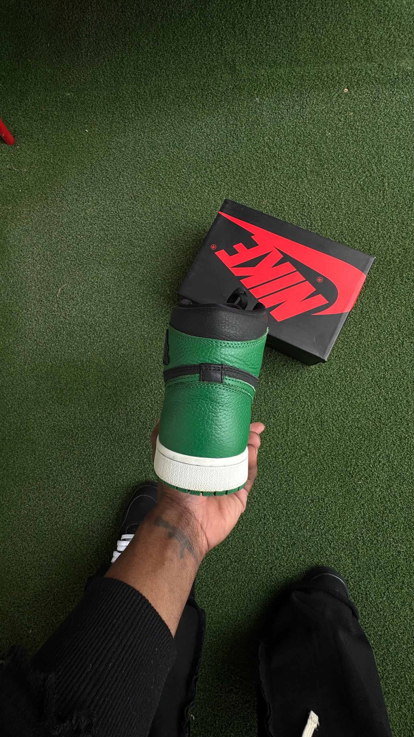 9.5 AJ 1'S PIN GREEN
